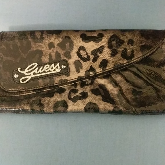 GUESS Clutch/ Wristlet - Picture 5 of 5